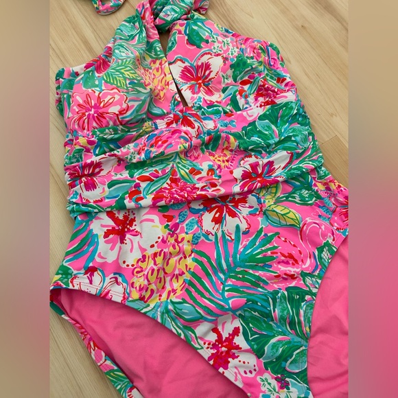 Worn 1x EUC Lilly Pulitzer halter one piece swim suit - Picture 2 of 6